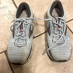 Brooks shoes